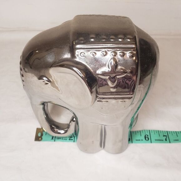 Metallic silver ceramic elephant - Picture 4 of 4